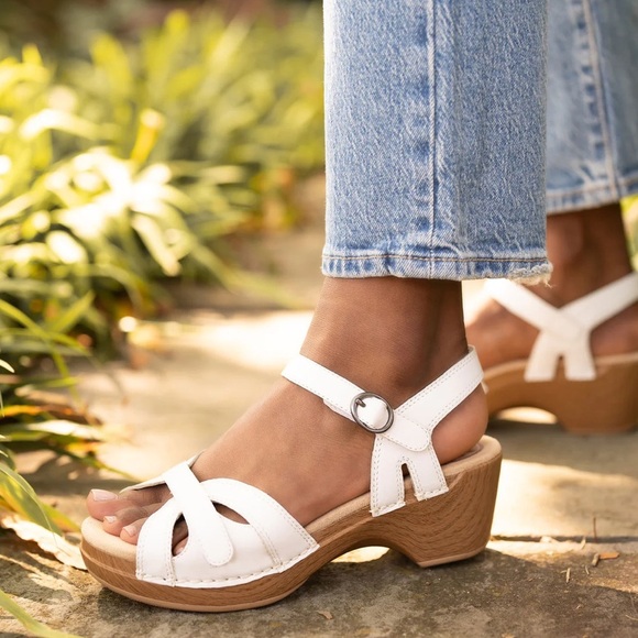 Dansko Season White Leather Adjustable Buckle Platform Sandals US 10.5-11/EU 41 - Picture 2 of 16